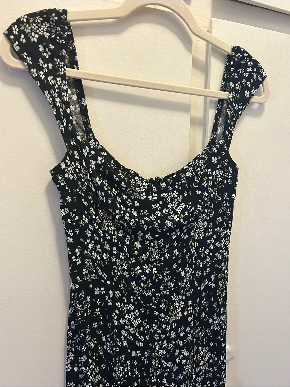 Reformation Bryson Dress in Colette - Picture 3 of 6
